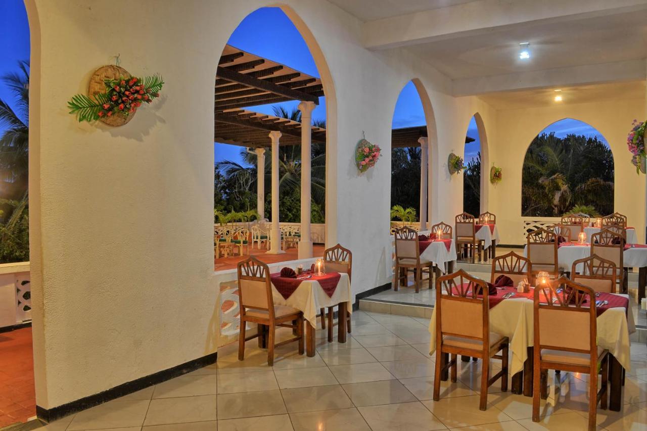 Kaskazi Beach Resort Diani Beach Exterior photo
